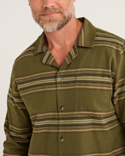 ALTERNATE VIEW OF MEN'S YAKIMA STRIPE FLANNEL PAJAMA SET IN OLIVE OMBRE image number 4