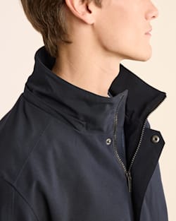 ALTERNATE VIEW OF MEN'S OAK HARBOR RAIN JACKET IN MIDNIGHT image number 5