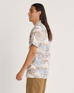 ALTERNATE VIEW OF MEN'S ALOHA COTTON CAMP SHIRT IN PACIFIC LANDSCAPE image number 3