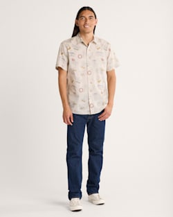 ALTERNATE VIEW OF MEN'S SHORELINE COTTON SHIRT IN TAN NATIONAL PARKS image number 3