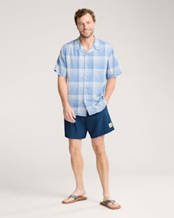 ALTERNATE VIEW OF MEN'S PLAID LINEN CAMP SHIRT IN BLUE/WHITE OMBRE image number 5
