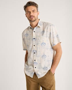 MEN'S SHORELINE LINEN SHIRT IN BLUE AGATE BEACH image number 1