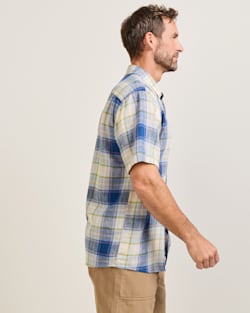 ALTERNATE VIEW OF MEN'S SHORT-SLEEVE PLAID SHORELINE LINEN SHIRT IN BLUE MULTI image number 3