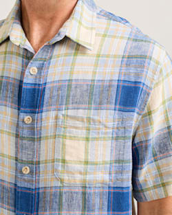 ALTERNATE VIEW OF MEN'S SHORT-SLEEVE PLAID SHORELINE LINEN SHIRT IN BLUE MULTI image number 4