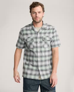 MEN'S SHORT-SLEEVE PLAID COTTON BOARD SHIRT IN CHARCOAL/GREY PLAID image number 1