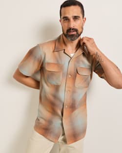 MEN'S SHORT-SLEEVE PLAID BOARD SHIRT IN TAN/ORANGE OMBRE image number 6