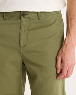 ALTERNATE VIEW OF MEN'S SKYLER COTTON/LINEN SHORTS IN GREEN image number 5