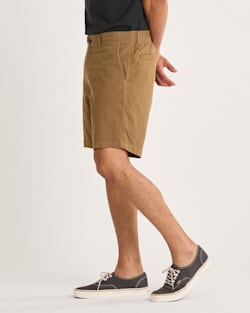 ALTERNATE VIEW OF MEN'S SKYLER COTTON/LINEN SHORTS IN BROWN image number 4