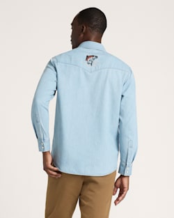 ALTERNATE VIEW OF MEN'S SALMON EMBROIDERED DENIM GAMBLER SHIRT IN LIGHT BLUE/SALMON image number 2