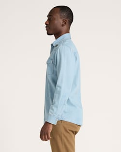 ALTERNATE VIEW OF MEN'S SALMON EMBROIDERED DENIM GAMBLER SHIRT IN LIGHT BLUE/SALMON image number 3