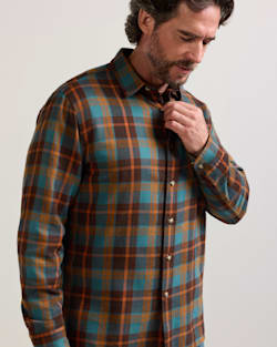 ALTERNATE VIEW OF MEN'S PLAID COTTON FREMONT FLANNEL SHIRT IN SEA BLUE/BROWN image number 3