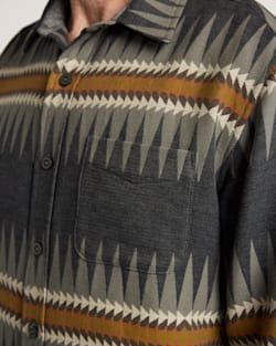 ALTERNATE VIEW OF MEN'S SAWTOOTH COTTON CHAMOIS SHIRT IN CHARCOAL image number 5