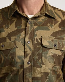 ALTERNATE VIEW OF MEN'S TANNER TWILL CAMO SHIRT IN WILD CAMO image number 4