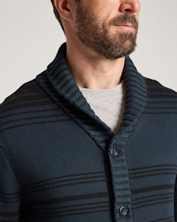 ALTERNATE VIEW OF MEN'S TUMALO RIDGE COTTON CARDIGAN IN NAVY/RUST image number 4
