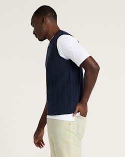ALTERNATE VIEW OF MEN'S MIXED STITCH MERINO SWEATER VEST IN INDIGO HEATHER image number 3
