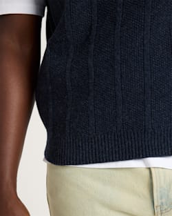 ALTERNATE VIEW OF MEN'S MIXED STITCH MERINO SWEATER VEST IN INDIGO HEATHER image number 5