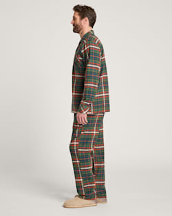 ALTERNATE VIEW OF MEN'S PLAID FLANNEL PAJAMA SET IN GREEN MULTI PLAID image number 3