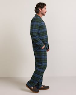 ALTERNATE VIEW OF MEN'S PLAID FLANNEL PAJAMA SET IN BLACK WATCH TARTAN image number 5