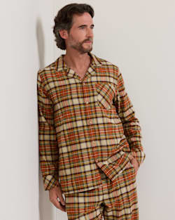 ALTERNATE VIEW OF MEN'S PLAID FLANNEL PAJAMA SET IN RED/TAN PLAID image number 6