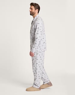 ALTERNATE VIEW OF MEN'S SKI PRINT FLANNEL PAJAMA SET IN GREY image number 3