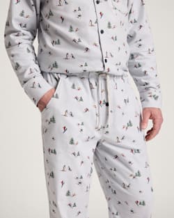 ALTERNATE VIEW OF MEN'S SKI PRINT FLANNEL PAJAMA SET IN GREY image number 5