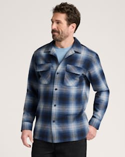 ALTERNATE VIEW OF LONG-SLEEVE PLAID COTTON BOARD SHIRT IN NAVY/GREY PLAID image number 5
