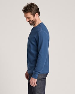 ALTERNATE VIEW OF LONG-SLEEVE WAFFLE-KNIT COTTON HENLEY IN NAVY image number 3