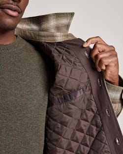 ALTERNATE VIEW OF PLAID QUILTED CPO JACKET IN GREEN OMBRE image number 4
