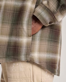 ALTERNATE VIEW OF PLAID QUILTED CPO JACKET IN GREEN OMBRE image number 5