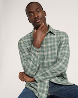 MEN'S MEN'S PLAID MERINO LODGE SHIRT IN GREEN/TAN/GREY OMBRE image number 1