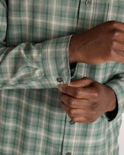 ALTERNATE VIEW OF MEN'S MEN'S PLAID MERINO LODGE SHIRT IN GREEN/TAN/GREY OMBRE image number 5