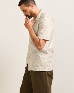ALTERNATE VIEW OF MEN'S SHORT-SLEEVE ALOHA COTTON CAMP SHIRT IN ECRU HELENA MULTI image number 3