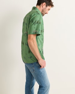ALTERNATE VIEW OF MEN'S SHORT-SLEEVE SHORELINE COTTON SHIRT IN GREEN LAKESIDE image number 3