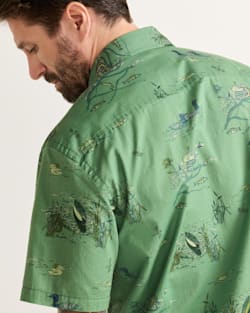 ALTERNATE VIEW OF MEN'S SHORT-SLEEVE SHORELINE COTTON SHIRT IN GREEN LAKESIDE image number 5