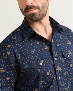 ALTERNATE VIEW OF MEN'S SHORT-SLEEVE LARAMIE SNAP-FRONT SHIRT IN NAVY WESTERN image number 4