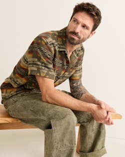 MEN'S SHORT-SLEEVE DOUBLESOFT GATEWAY SHIRT IN GREEN PONDEROSA image number 1