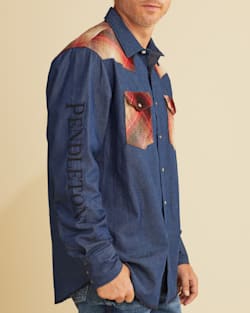 ALTERNATE VIEW OF WRANGLER X PENDLETON MEN'S LONG-SLEEVE DENIM WORKSHIRT IN MEDIUM WASH image number 4