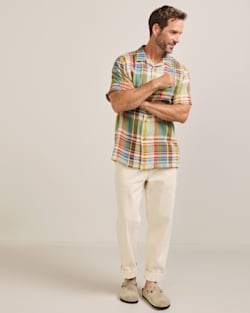 ALTERNATE VIEW OF MEN'S SHORT-SLEEVE PLAID ALOHA LINEN CAMP SHIRT IN GREEN MULTI PLAID image number 5