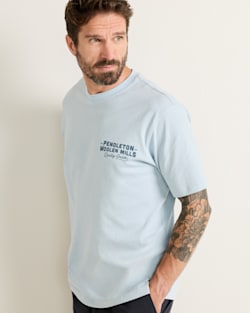 ALTERNATE VIEW OF MEN'S SHORT-SLEEVE DESCHUTES CROSS GRAPHIC TEE IN LIGHT BLUE image number 3