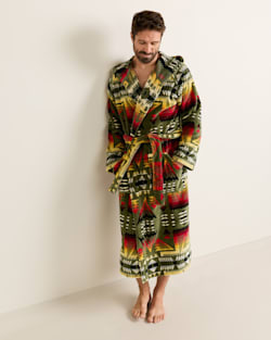 ALTERNATE VIEW OF UNISEX PONDEROSA COTTON TERRY VELOUR BATHROBE IN GREEN MULTI image number 5