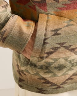 ALTERNATE VIEW OF MEN'S BRIDGE CREEK COACHES JACKET IN GREEN image number 4