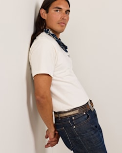 SIDE VIEW OF MEN'S WILD HORSES GRAPHIC TEE IN VINTAGE WHITE/MULTI image number 3