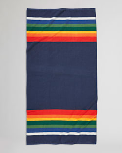 ALTERNATE VIEW OF CRATER LAKE NATIONAL PARK TOWEL SET IN NAVY image number 2