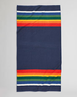 ALTERNATE VIEW OF CRATER LAKE NATIONAL PARK TOWEL SET IN NAVY image number 2