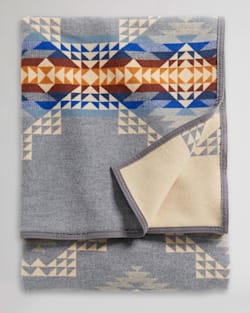 ALTERNATE VIEW OF SMITH ROCK BLANKET IN GREY image number 3