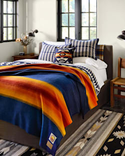 ALTERNATE VIEW OF GRAND CANYON NATIONAL PARK BLANKET IN NAVY image number 3