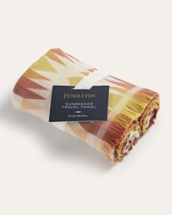 ALTERNATE VIEW OF LIGHTWEIGHT SUNSEEKER TOWEL IN CORAL HARDING image number 3