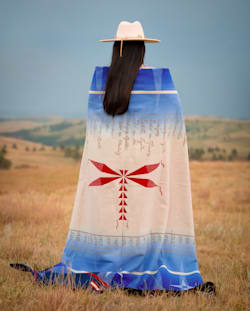 ALTERNATE VIEW OF JOURNEY BLANKET IN BLUE MULTI image number 3