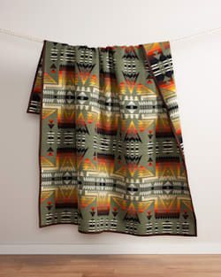 PONDEROSA BLANKET IN GREEN MULTI image number 1