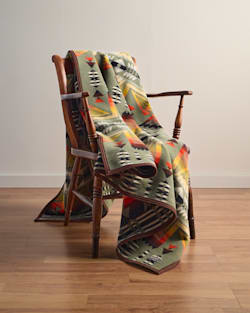 ALTERNATE VIEW OF PONDEROSA BLANKET IN GREEN MULTI image number 5